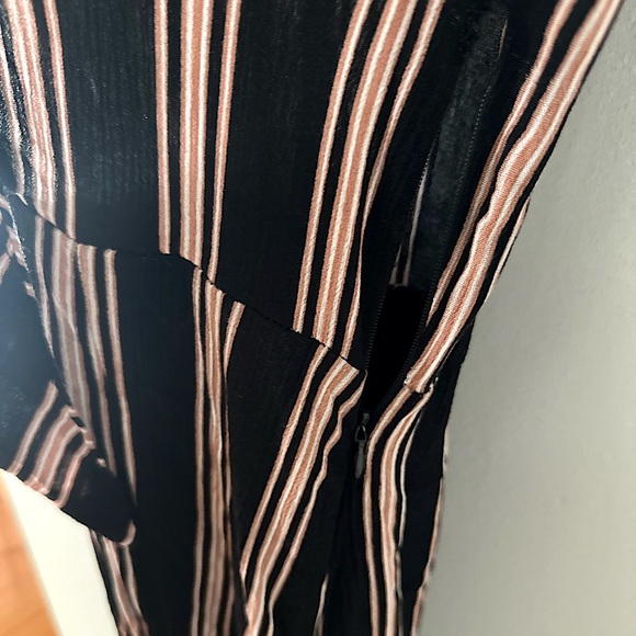 Women dress - Unsure of brand - Picture 3 of 4